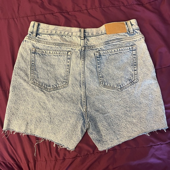 PacSun 90s Girlfriend Denim Shorts Light Wash Size 31 - Picture 4 of 6